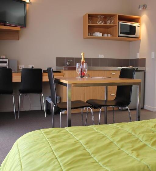 Отель Park View Motor Lodge