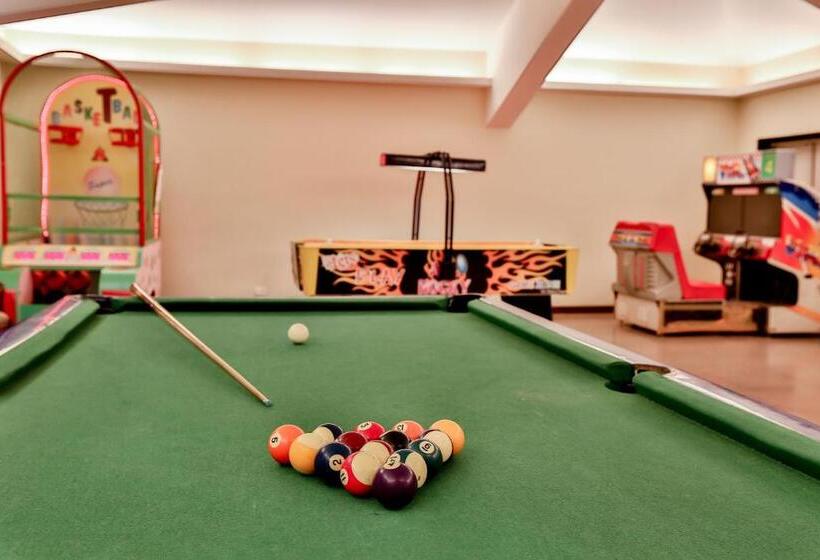 ホテル Sun N Sand Shirdi