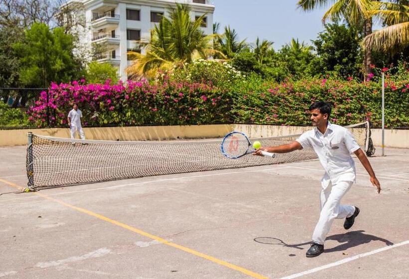 ホテル Sun N Sand Shirdi