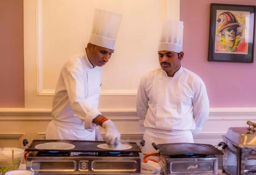 Отель Sun N Sand Shirdi