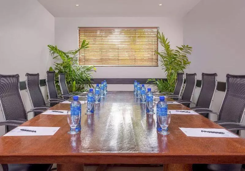 Novotel Suva Lami Bay