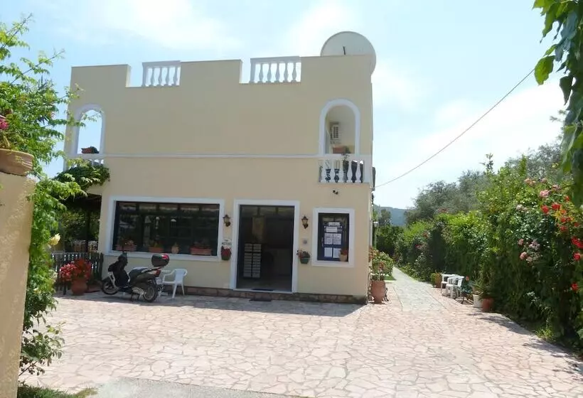 The Mayflower Studios & Apartments