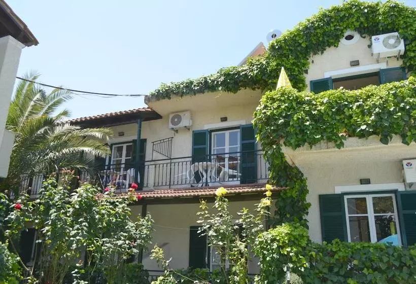 The Mayflower Studios & Apartments