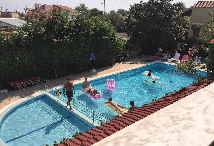 The Mayflower Studios & Apartments