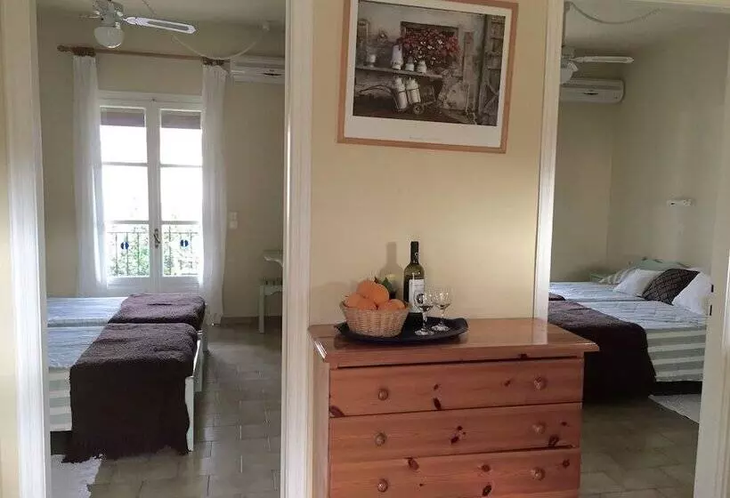 The Mayflower Studios & Apartments