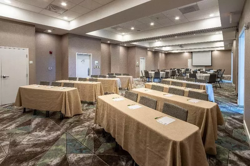 Holiday Inn Hotel & Suites Memphis Wolfchase Galleria, An Ihg