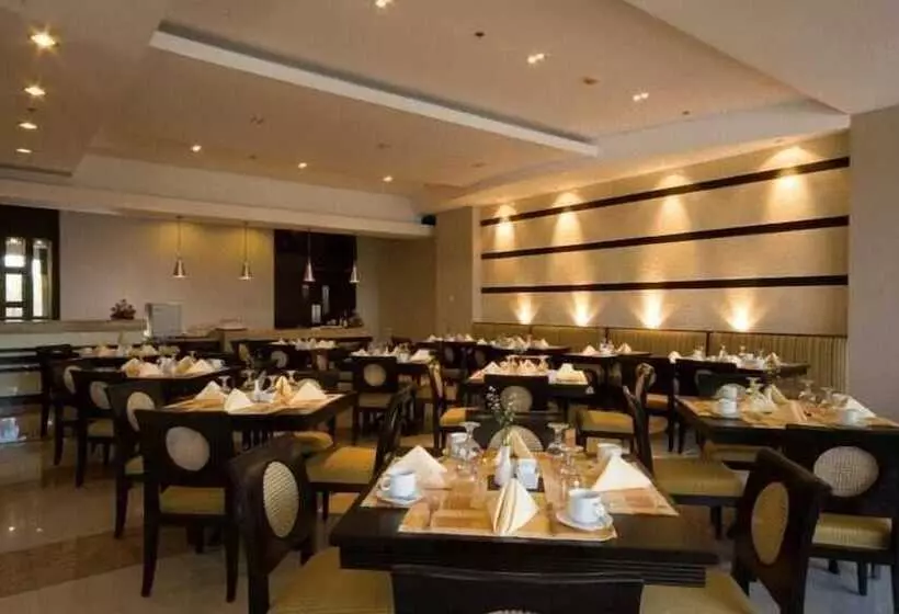 Отель Baguio Burnham Suites