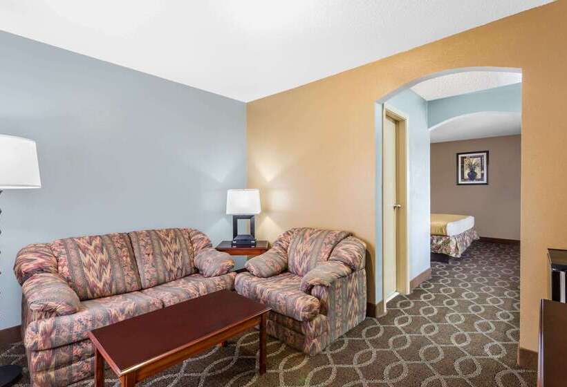 Hotel Baymont By Wyndham Mobile/tillmans Corner