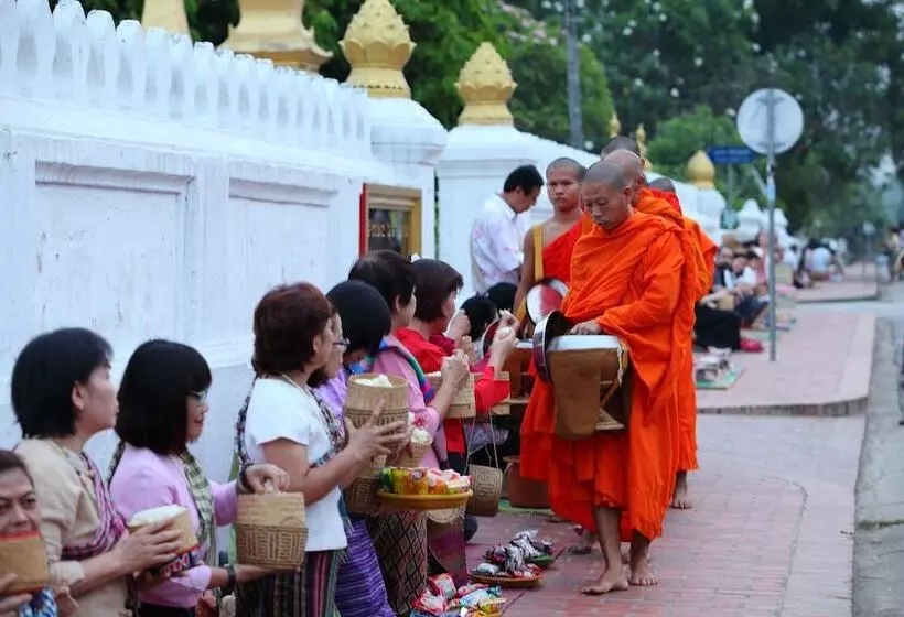 Отель Cafe De Laos