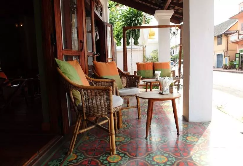 Отель Cafe De Laos