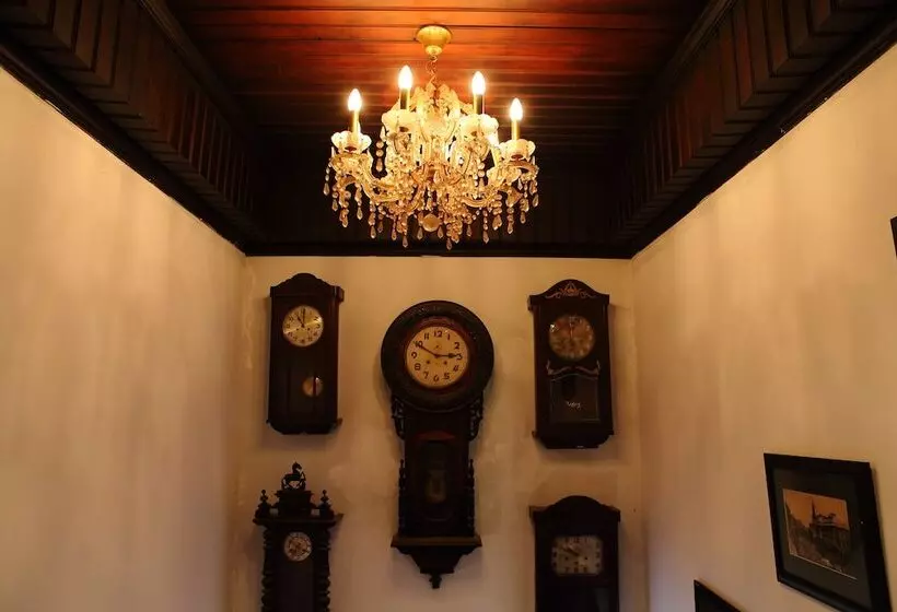 Отель Cafe De Laos