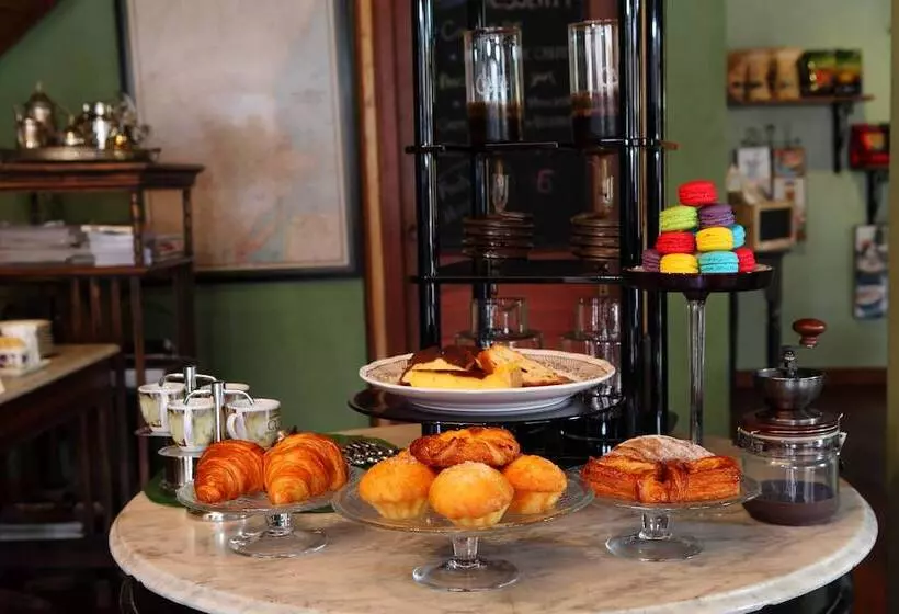 Отель Cafe De Laos