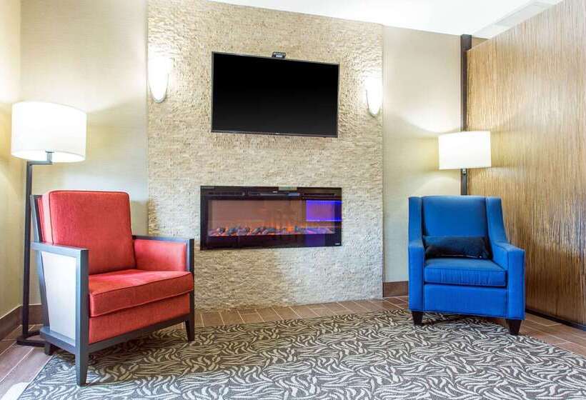 בית מלון כפרי Comfort Suites Clinton Near Presbyterian College