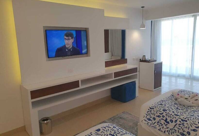 هتل Coral Sun Beach