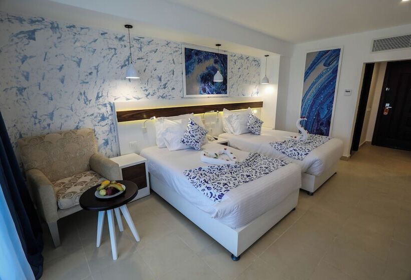 هتل Coral Sun Beach