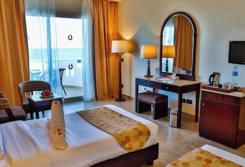 هتل Coral Sun Beach