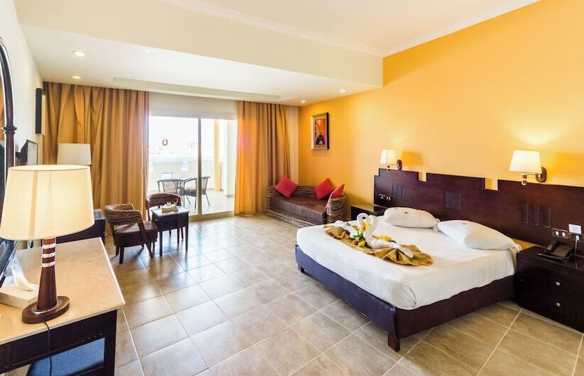 هتل Coral Sun Beach