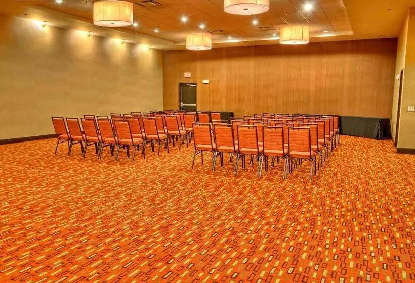 هتل Courtyard By Marriott Midland