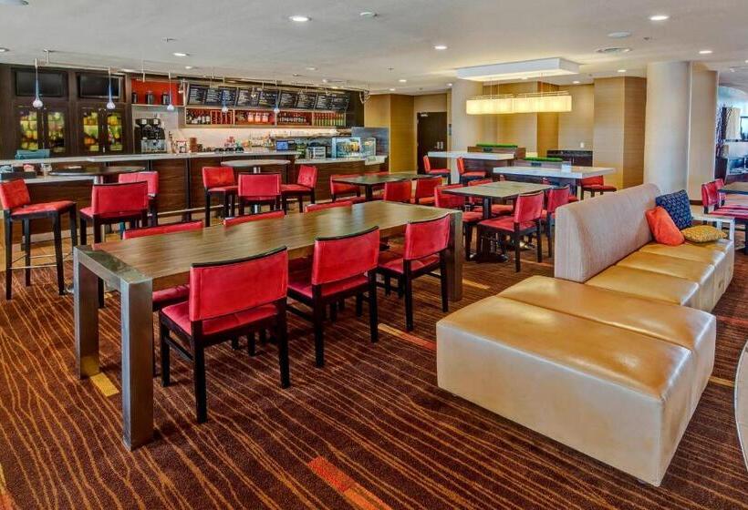 هتل Courtyard By Marriott Midland