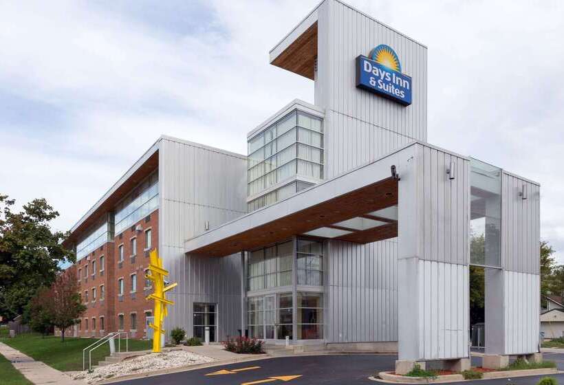 فندق Days Inn & Suites By Wyndham Milwaukee