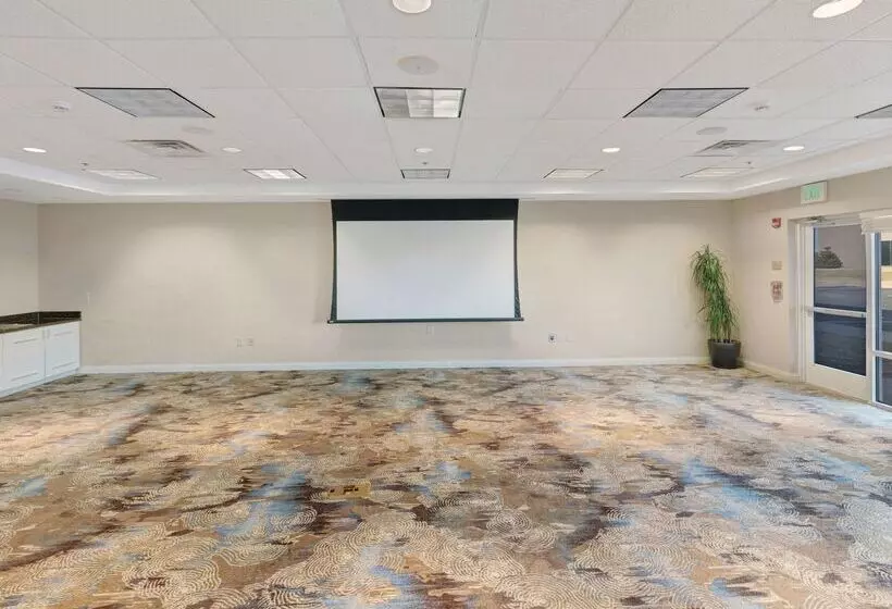 호텔 Hilton Garden Inn Oklahoma City North Quail Springs