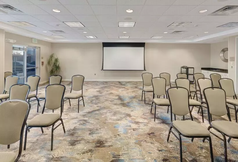 호텔 Hilton Garden Inn Oklahoma City North Quail Springs