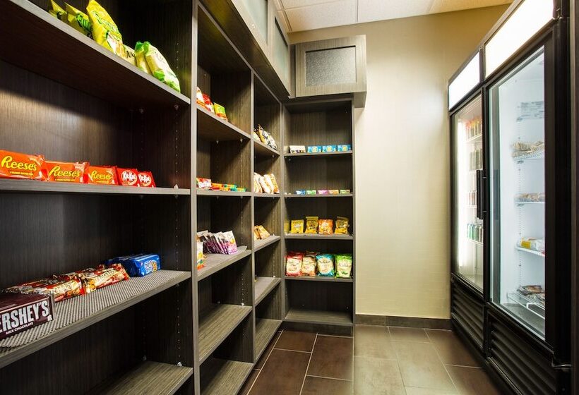 Отель Holiday Inn Express & Suites Amarillo West, An Ihg