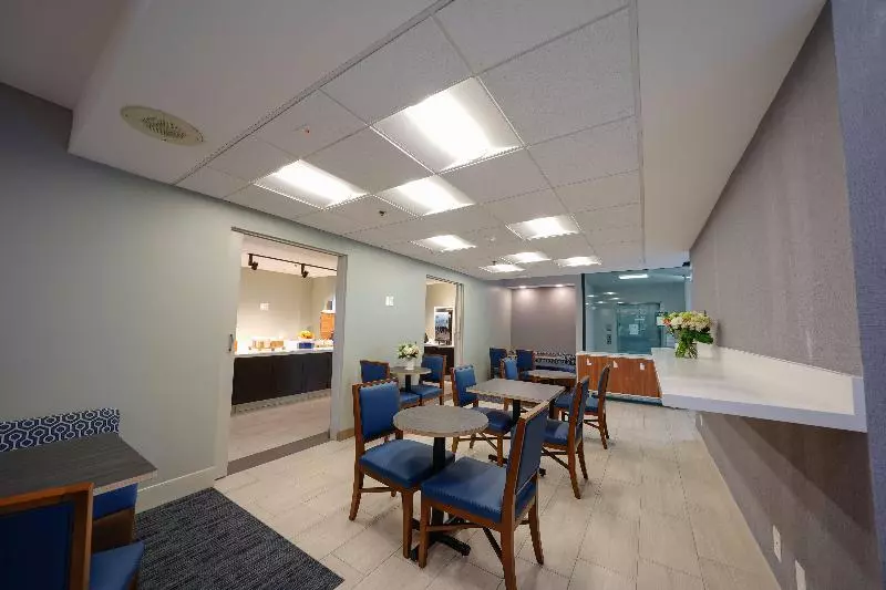 酒店 Holiday Inn Express & Suites Santa Clara   Silicon Valley, An Ihg