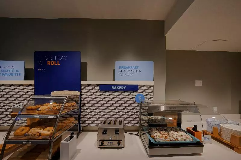 酒店 Holiday Inn Express & Suites Santa Clara   Silicon Valley, An Ihg