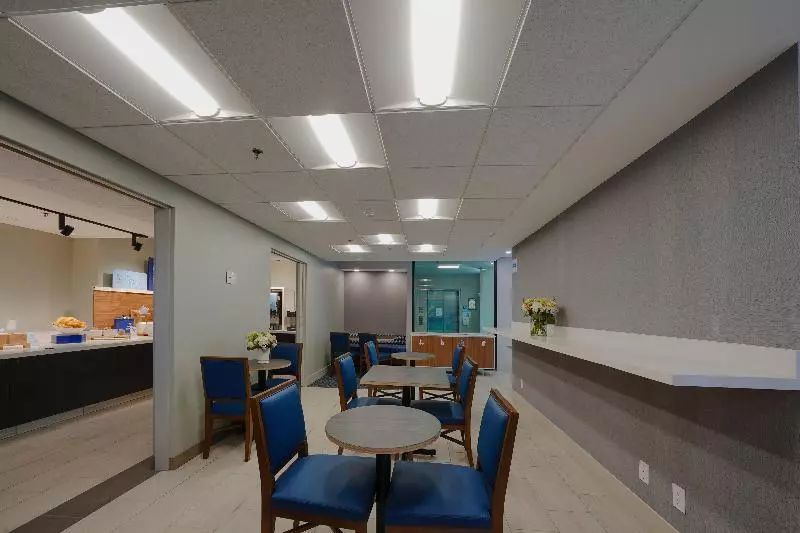 酒店 Holiday Inn Express & Suites Santa Clara   Silicon Valley, An Ihg