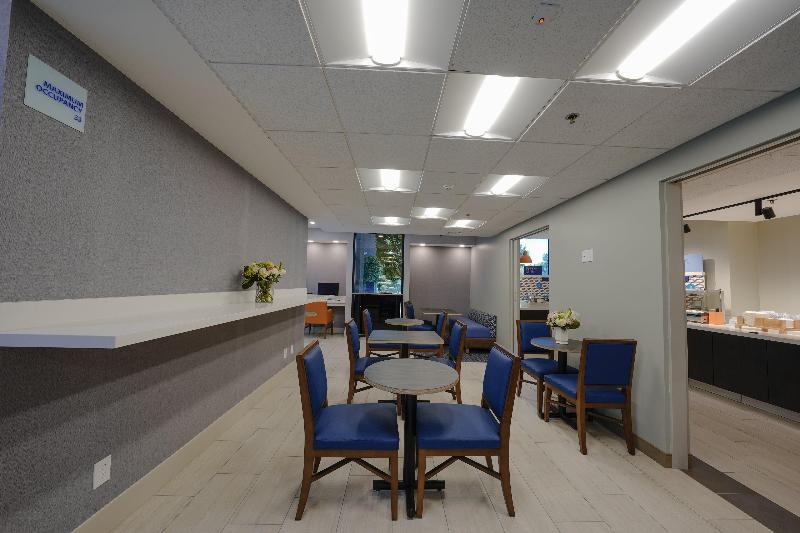 Отель Holiday Inn Express & Suites Santa Clara   Silicon Valley, An Ihg