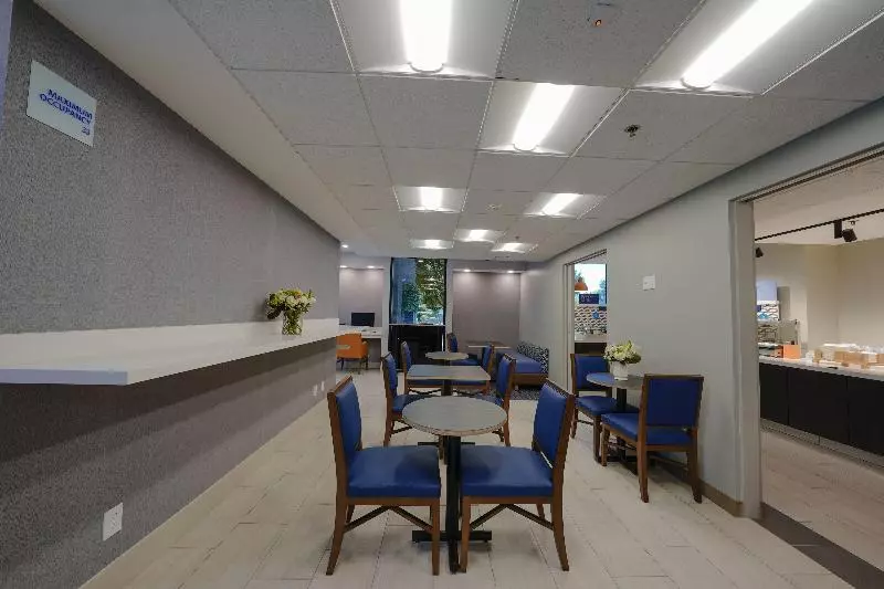 酒店 Holiday Inn Express & Suites Santa Clara   Silicon Valley, An Ihg