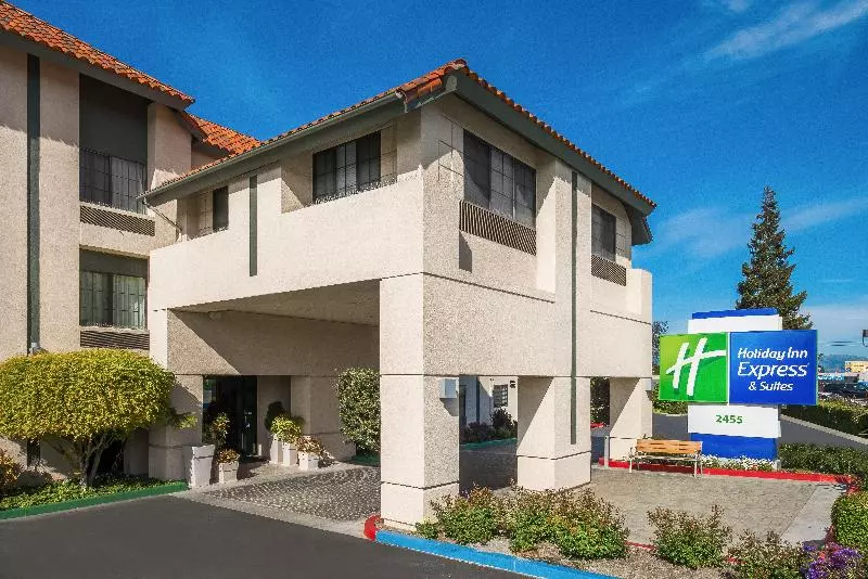 酒店 Holiday Inn Express & Suites Santa Clara   Silicon Valley, An Ihg