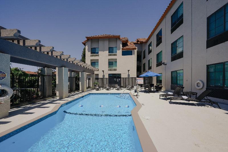 Отель Holiday Inn Express & Suites Santa Clara   Silicon Valley, An Ihg