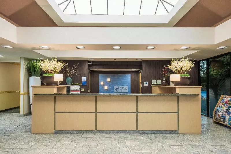 酒店 Holiday Inn Express & Suites Santa Clara   Silicon Valley, An Ihg