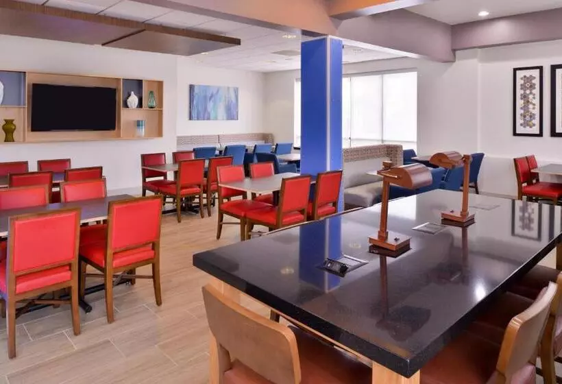 호텔 Holiday Inn Express Burlington, An Ihg