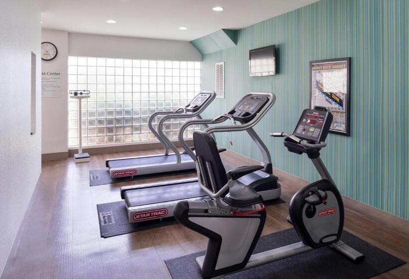 Отель Holiday Inn Express Burlington, An Ihg