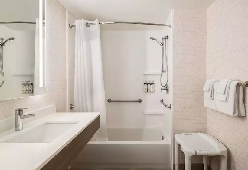 هتل Holiday Inn Express & Suites Mobile West I 10, An Ihg