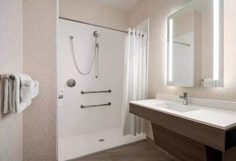 هتل Holiday Inn Express & Suites Mobile West I 10, An Ihg