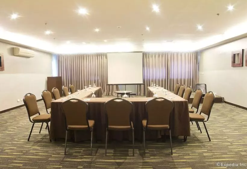 Lancaster Hotel Manila