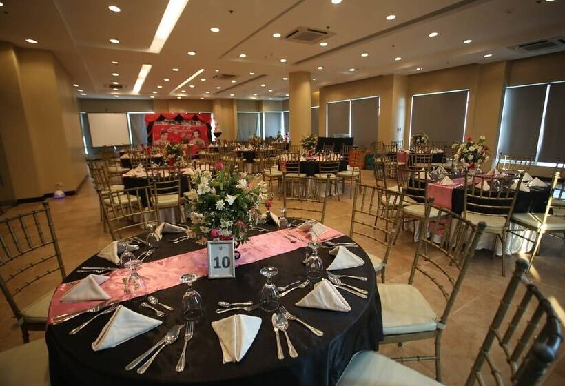 Lancaster Hotel Manila