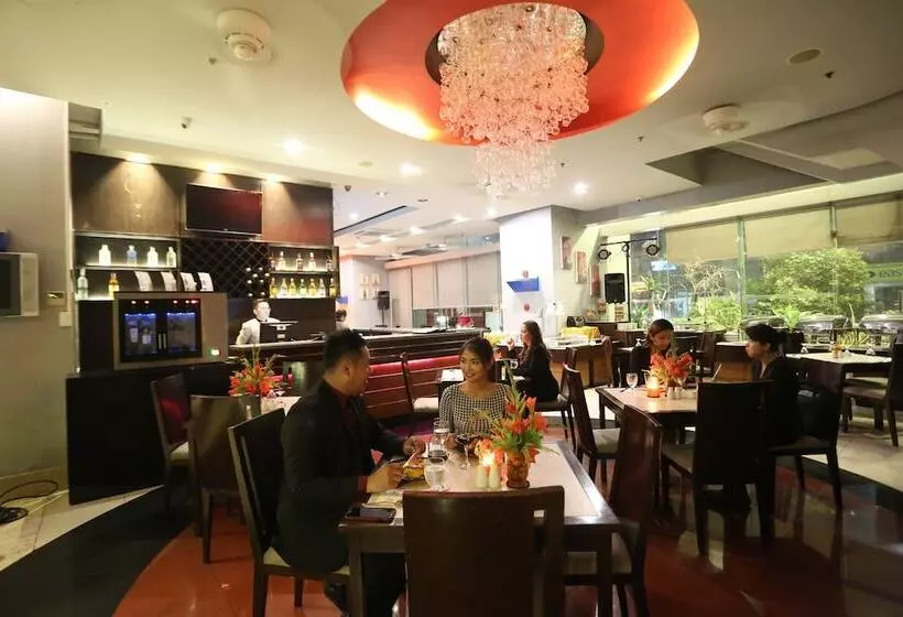 Lancaster Hotel Manila