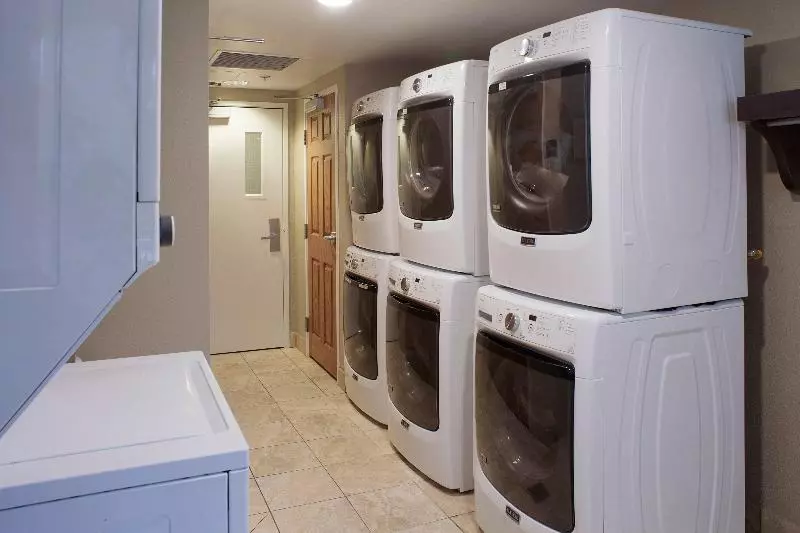 Отель Staybridge Suites Fayetteville, An Ihg