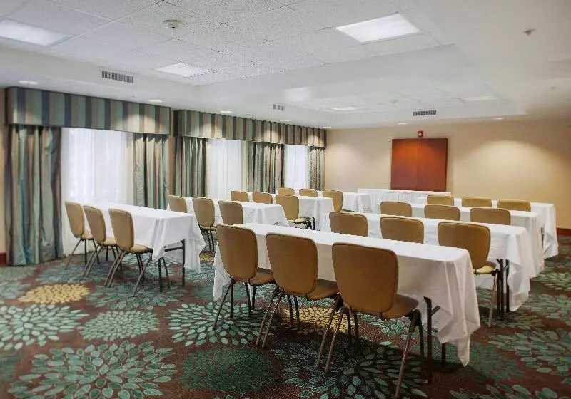 Отель Staybridge Suites Fayetteville, An Ihg