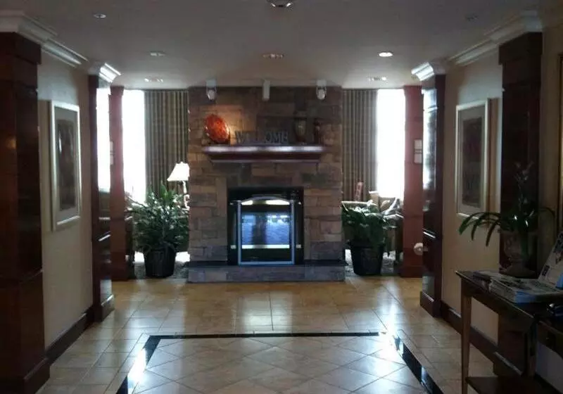 Отель Staybridge Suites Fayetteville, An Ihg