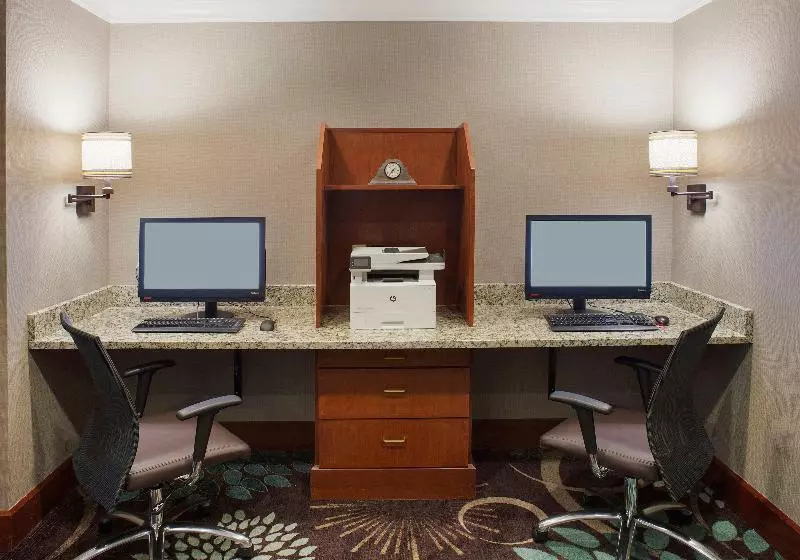 Отель Staybridge Suites Fayetteville, An Ihg