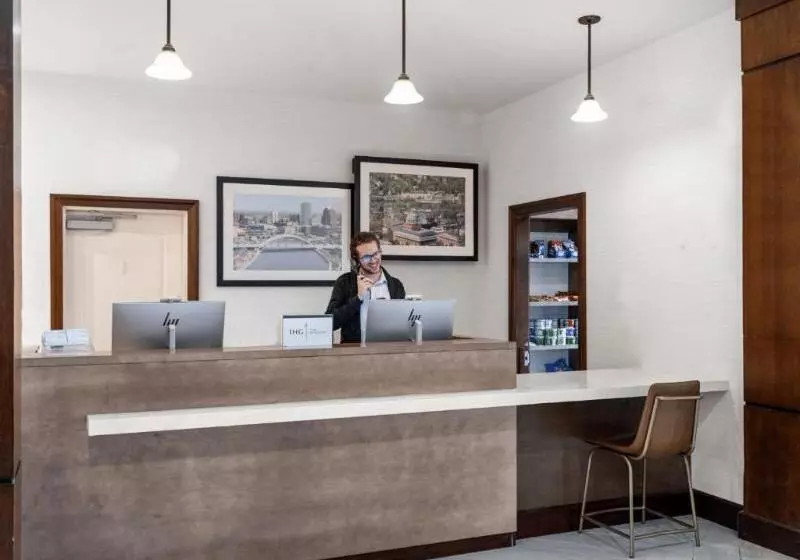 Otel Staybridge Suites Rochester University, An Ihg