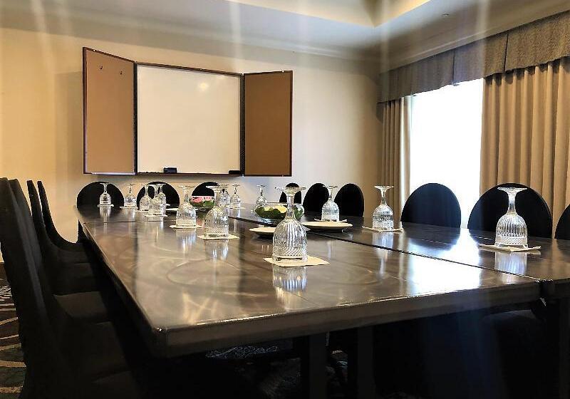 Hotel Staybridge Suites Rochester University, An Ihg