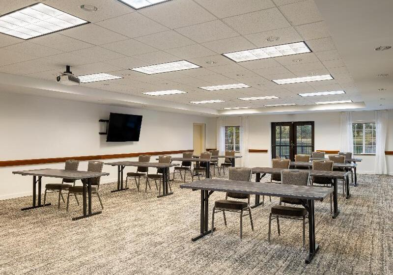 Hotel Staybridge Suites Rochester University, An Ihg