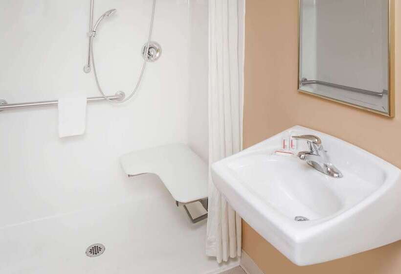 Отель Super 8 By Wyndham Shipshewana